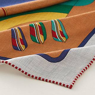 Arcs-en-Ciel giant triangle | Hermès Mainland China